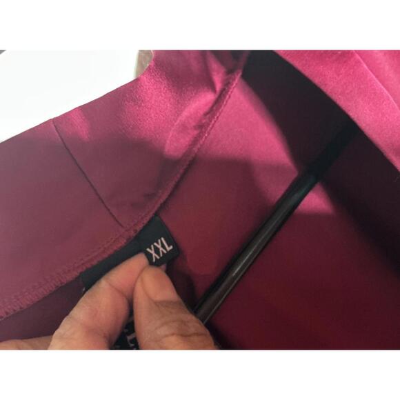 < Killstar Deadly Daze Red Satin Robe With Black Lace Trim > - Picture 4 of 5